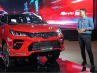 'Bóc tem' thực tế Toyota Fortuner GR Sport 2021 vừa ra mắt 'Bóc tem' thực tế Toyota Fortuner GR Sport 2021 vừa ra mắt