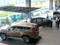 Ô tô đua nhau tung ưu đãi giữa mùa dịch, khách hàng không còn 'mặn mà'