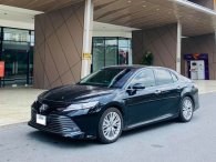 Toyota Camry 2.5Q 2021 siêu lướt bán lỗ hàng trăm triệu đồng