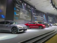 SUV điện KIA EV6 lộ diện tại thị trường Việt, có gì để đấu VinFast VF e35?