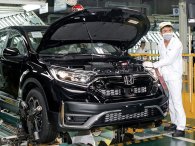 Ô tô lắp ráp trong nước dự kiến giảm lệ phí trước bạ từ 15/11