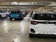 Lô xe Toyota Raize đầu tiên cập bến, số lượng hạn chế, đại lý tăng thêm 30 triệu tiền cọc