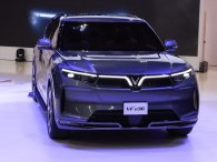 Cận cảnh VinFast VF e36: Mẫu SUV chạy điện đầy cơ bắp và khỏe khoắn