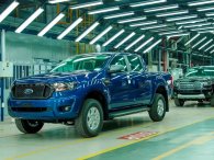 Phân khúc xe bán tải tháng 10/2021: Ford Ranger vẫn rực rỡ trên đỉnh