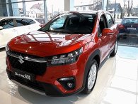 Ảnh Suzuki S-Cross 2022 ngoài đời thực vừa về đại lý, giá ngang Toyota Corolla Cross