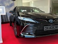 Giá lăn bánh xe Toyota Camry 2022: Cao nhất 1,6 tỷ đồng, khó đấu VinFast Lux A2.0 Giá lăn bánh xe Toyota Camry 2022: Cao nhất 1,6 tỷ đồng, khó đấu VinFast Lux A2.0