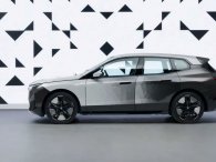 [CES 2022] BMW ra mắt công nghệ sơn đổi màu mới