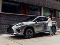 Lexus ra mắt dải sản phẩm F Sport cá tính, đậm chất thể thao dành cho giới trẻ