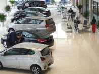 Thị trường ô tô cận Tết: Xe mới khan hàng, tăng giá bán, xe cũ sôi động