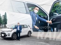 Đang dùng Toyota Corolla Cross vẫn mua thêm Toyota Raize, đây là lý do... Đang dùng Toyota Corolla Cross vẫn mua thêm Toyota Raize, đây là lý do...