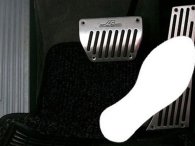 Để chân ga thế nào là chính xác? Cách tránh đạp nhầm chân ga hiệu quả