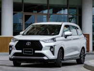 Vừa ra mắt, Toyota Veloz Cross 2022 bán kèm phụ kiện giá 'chát' do khan hàng