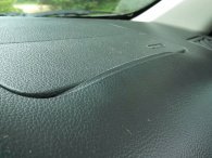 Nguyên nhân khiến bề mặt bảng táp-lô nhanh xuống cấp Nguyên nhân khiến bề mặt bảng táp-lô nhanh xuống cấp