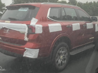 Ford Everest 2022 chạy thử trên đường cao tốc Hà Nội, 'khoe' trọn điểm nhấn của bản cao cấp