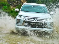 Top xe có khả năng lội nước tốt, 'chấp' mưa lũ, đường ngập sâu