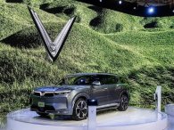 VinFast VF 9 lộ diện tại trạm sạc không cần ngụy trang: Thiết kế thực sự ấn tượng!