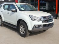 Trước thềm đón thế hệ mới, đại lý dọn kho Isuzu mu-X, đưa giá về mức hấp dẫn