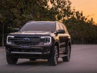 Ford Everest 2022 bán kèm lạc 200 triệu, khách hàng 'quay xe' vào phút chót