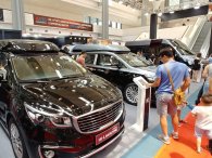 Nghịch lý thị trường tháng Ngâu: Vắng ưu đãi, xe mới đua nhau tăng giá, xe cũ lên ngôi