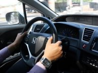 Lái xe ô tô như thế nào để không va chạm trên đường đông ngày lễ