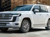 Toyota Land Cruiser tăng giá gần 100 triệu đồng tại Việt Nam