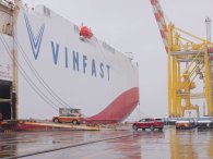 VinFast chính thức xuất khẩu lô xe điện đầu tiên ra thế giới
