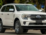 Ford Everest Titanium 4x2 ra mắt bản nâng cấp, tăng giá 41 triệu đồng