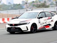 Honda Civic Type R 2023 chốt giá 2,4 tỷ đồng tại Việt Nam