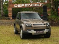 Land Rover Defender 130 ra mắt Việt Nam, 5 phiên bản, giá cao nhất hơn 7,9 tỷ đồng