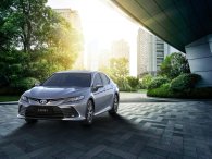 Phân khúc sedan hạng D 2022: VinFast Lux A2.0 khai tử, Camry rộng đường thăng tiến