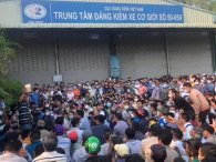 Khủng hoảng đăng kiểm - Xếp hàng như thời 'bao cấp'