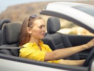 Phụ nữ nên học bằng B1 hay B2, đâu là những bí quyết giúp chị em tự tin cầm lái ô tô?