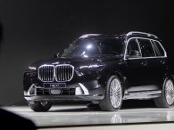 Nhiều khách hàng chốt cọc mua xe chờ giảm lệ phí trước bạ