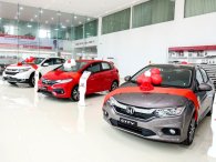 Đại lý hét giá phụ kiện tặng kèm cao gấp 3-5 lần thị trường Đại lý hét giá phụ kiện tặng kèm cao gấp 3-5 lần thị trường