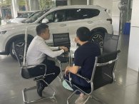 Xe lắp ráp rục rịch 'co' khuyến mại