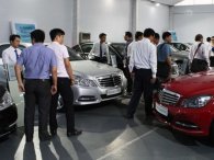 Loạt xe Toyota Camry, Land Cruiser, Ford Everest,... thanh lý chỉ hơn 100 triệu đồng