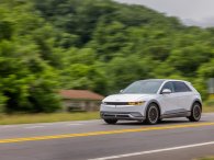 Xe điện Hyundai IONIQ 5 'chào sân' thị trường Việt, giá khởi điểm 1,3 tỷ đồng Xe điện Hyundai IONIQ 5 'chào sân' thị trường Việt, giá khởi điểm 1,3 tỷ đồng