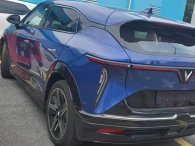 VinFast VF 7 lộ ảnh không ngụy trang tại nhà máy, sẵn sàng tuyên chiến với Mazda CX-5