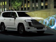 Toyota ngừng nhận đơn đặt hàng một số xe ăn khách trong đó có Land Cruiser, nguyên nhân vì đâu?