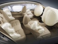 Triệu hồi hơn 1,1 triệu xe Toyota có túi khí không bung đúng thiết kế