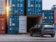 VinFast VF e34, VF 5 xuất hiện tại cảng Indonesia với diện mạo khác lạ