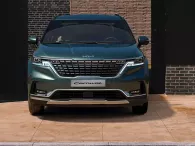 KIA Carnival Signature có thêm tùy chọn giá rẻ dành cho khách Việt