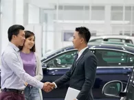 Mua ô tô VIN 2022, 2023 thanh lý: Được giá rẻ, người dùng phải 'đánh đổi' điều gì?