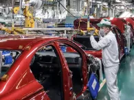 Thủ tướng yêu cầu nghiên cứu và đề xuất phương án giảm lệ phí trước bạ ô tô trong tháng 5