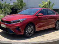 KIA K3 giảm giá niêm yết, tăng sức đấu với Mazda 3