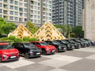 Những chiếc VinFast VF7 Hỏa Long Độc Bản đầu tiên bàn giao cho khách Việt Những chiếc VinFast VF7 Hỏa Long Độc Bản đầu tiên bàn giao cho khách Việt