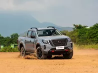 Nissan Navara 2024 ra mắt Việt Nam, cải tiến trang bị giảm giá bán, tăng sức đấu Ford Ranger Nissan Navara 2024 ra mắt Việt Nam, cải tiến trang bị giảm giá bán, tăng sức đấu Ford Ranger