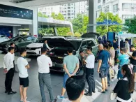 Doanh số thị trường ô tô bùng nổ trong tháng đầu giảm lệ phí trước bạ