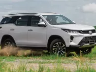 Toyota Fortuner thêm phiên bản, giảm giá bán