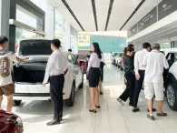 Doanh số thị trường ô tô Việt bùng nổ tháng cuối giảm lệ phí trước bạ
